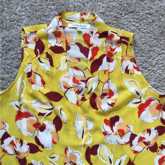 Rose + Olive Sleeveless Blouse - Picture 13 of 16